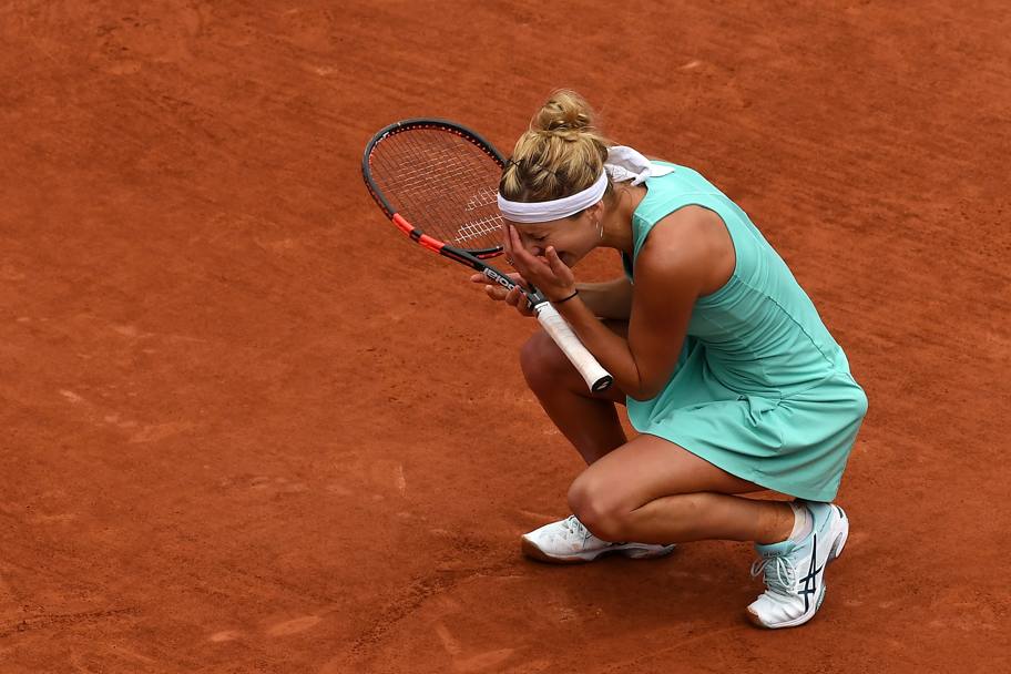 La felicit e la commozione per la tennista svizzera Timea Bacsinszky dopo la vittoria (Getty Images)